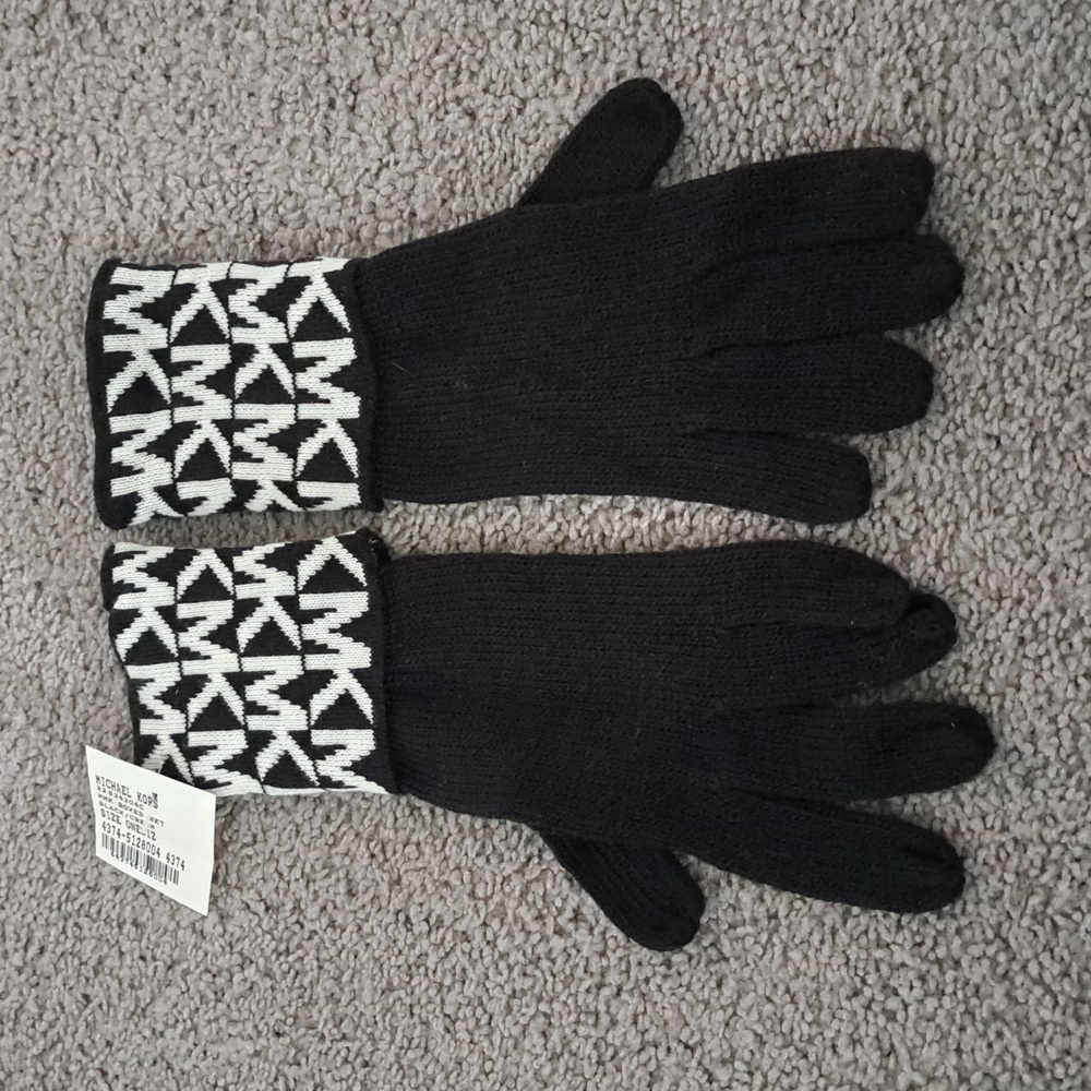 Michael Kors Knit Gloves